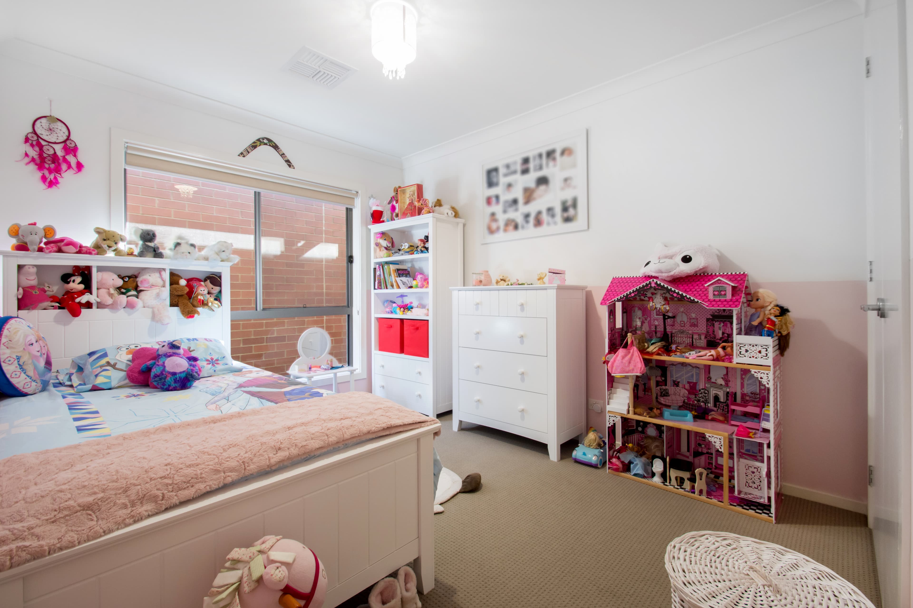 9 Loch Avenue, GLENMORE PARK, Glenmore Park - Thumbnail 8