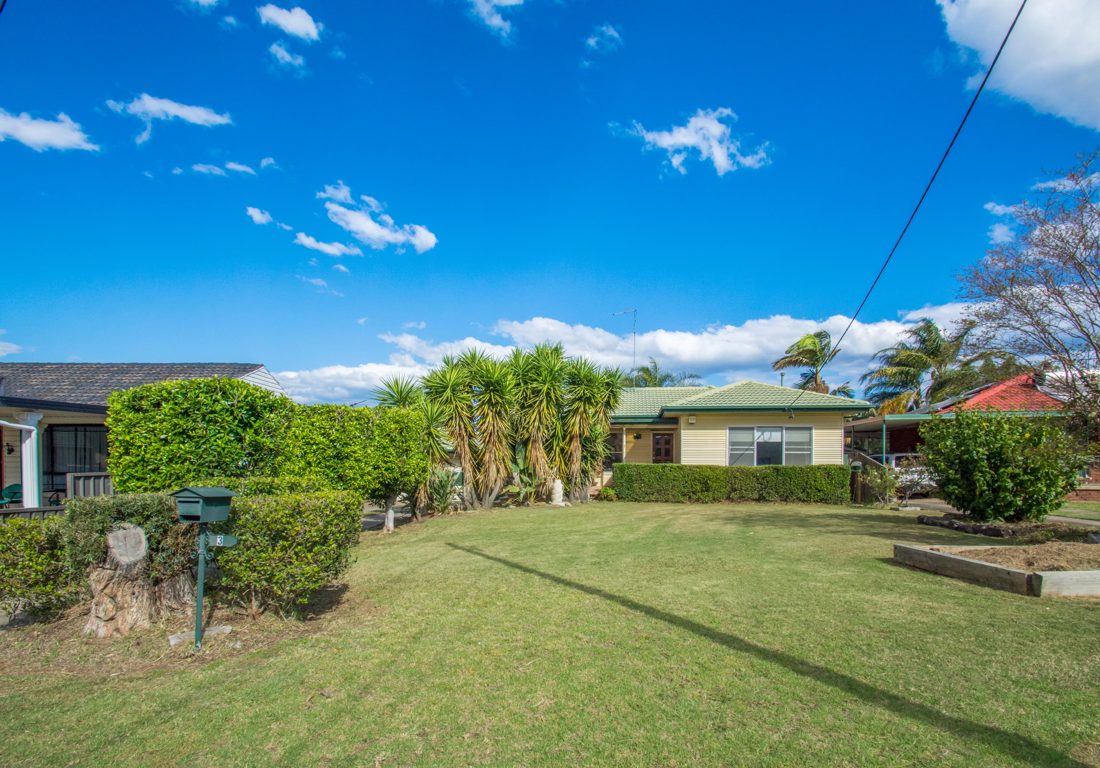 3 Kerran Close, CAMBRIDGE PARK, Cambridge Park - Image 1