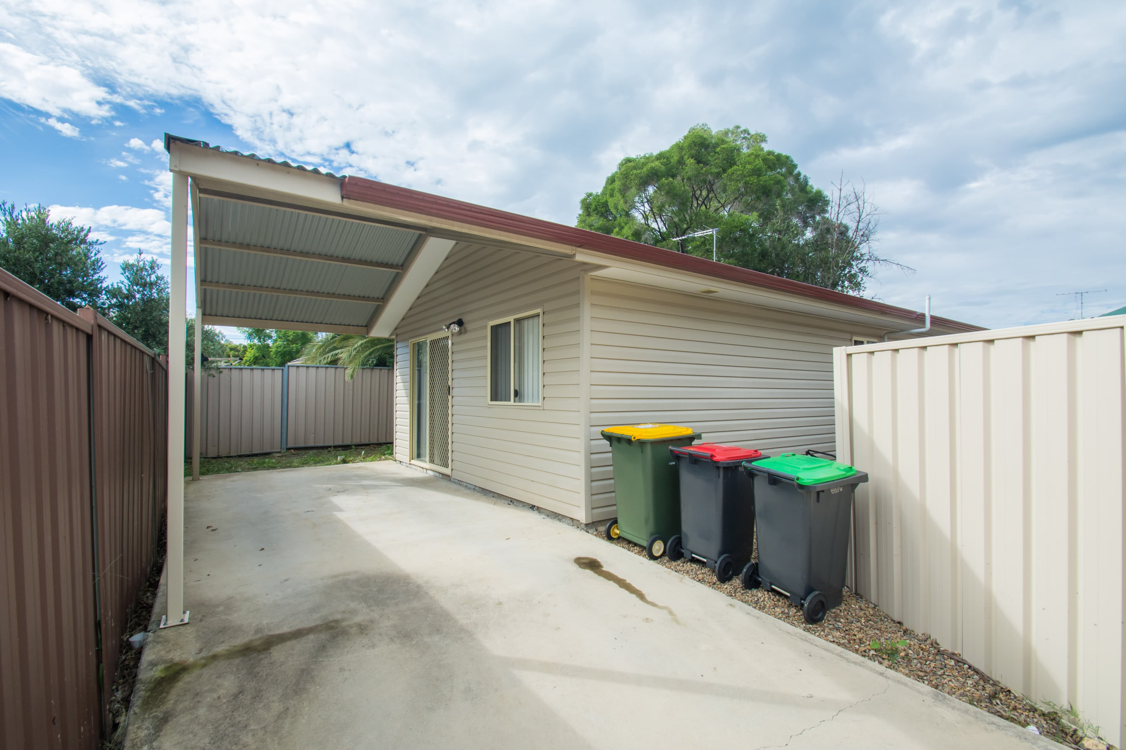 28 & 28A Algie Crescent, KINGSWOOD, Kingswood - Thumbnail 2