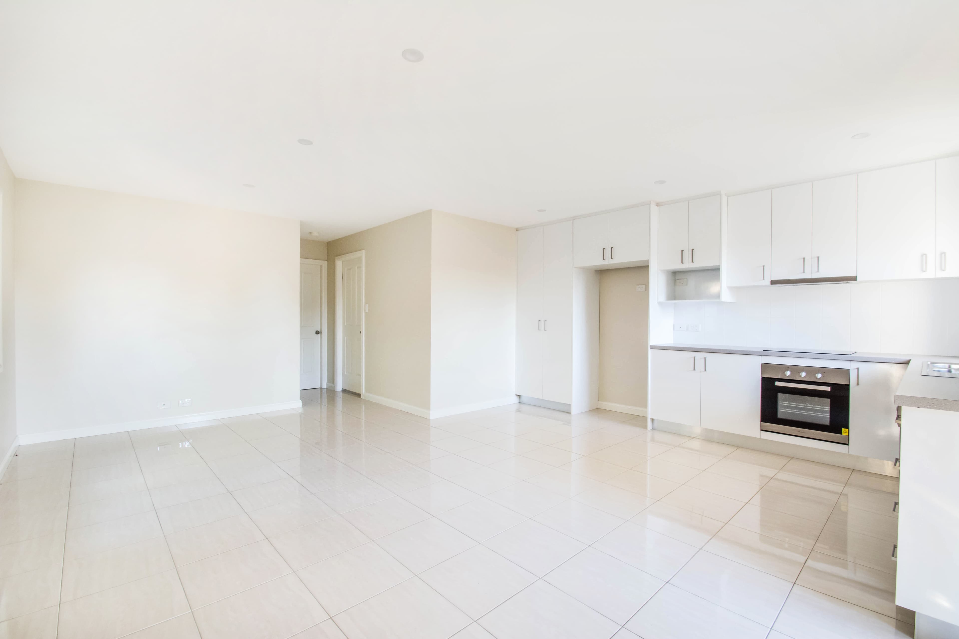 28 & 28A Algie Crescent, KINGSWOOD, Kingswood - Thumbnail 3