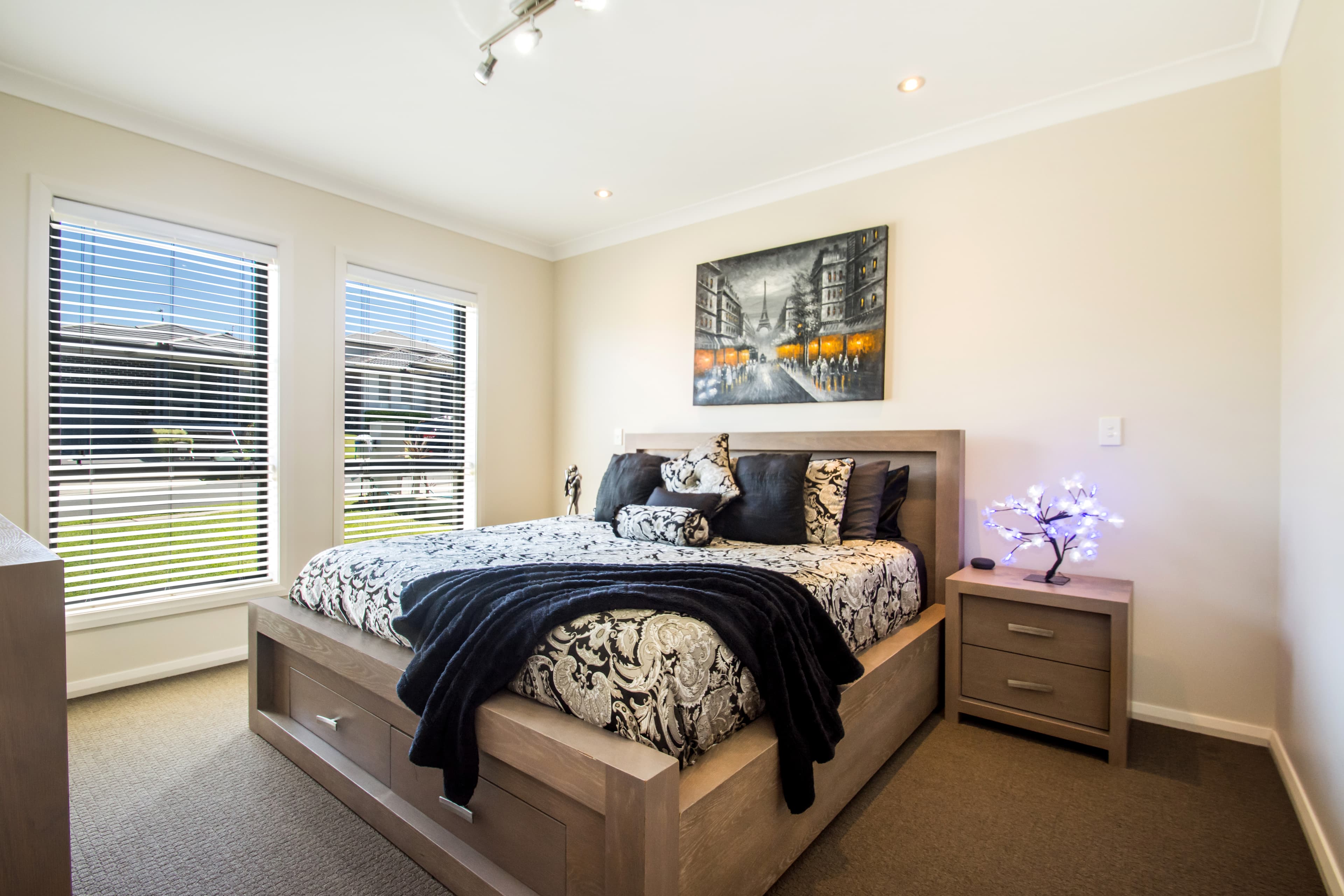 51 Tall Trees Drive, GLENMORE PARK, Glenmore Park - Thumbnail 2