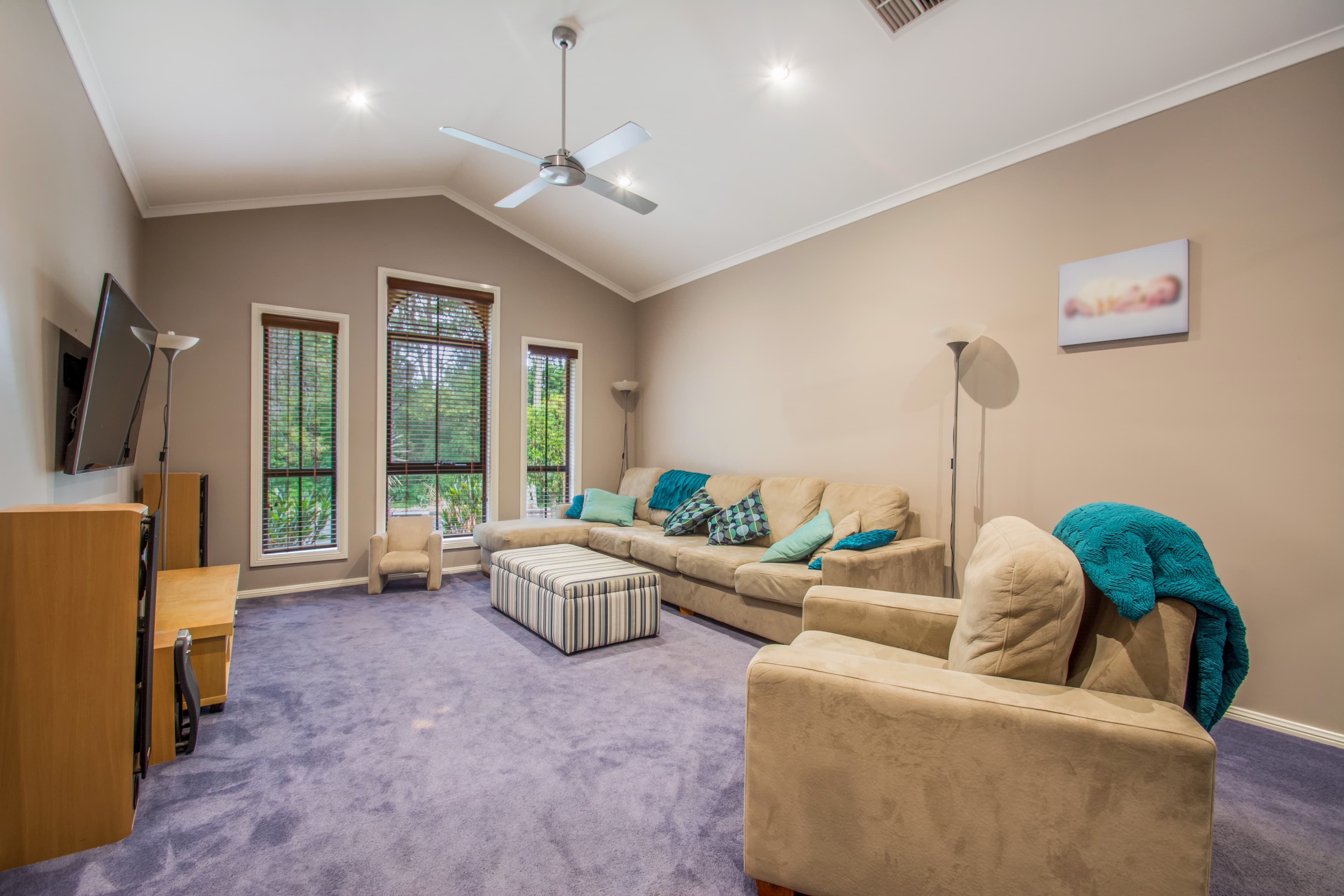 7 Woodbrook Grove, GLENMORE PARK, Glenmore Park - Thumbnail 2