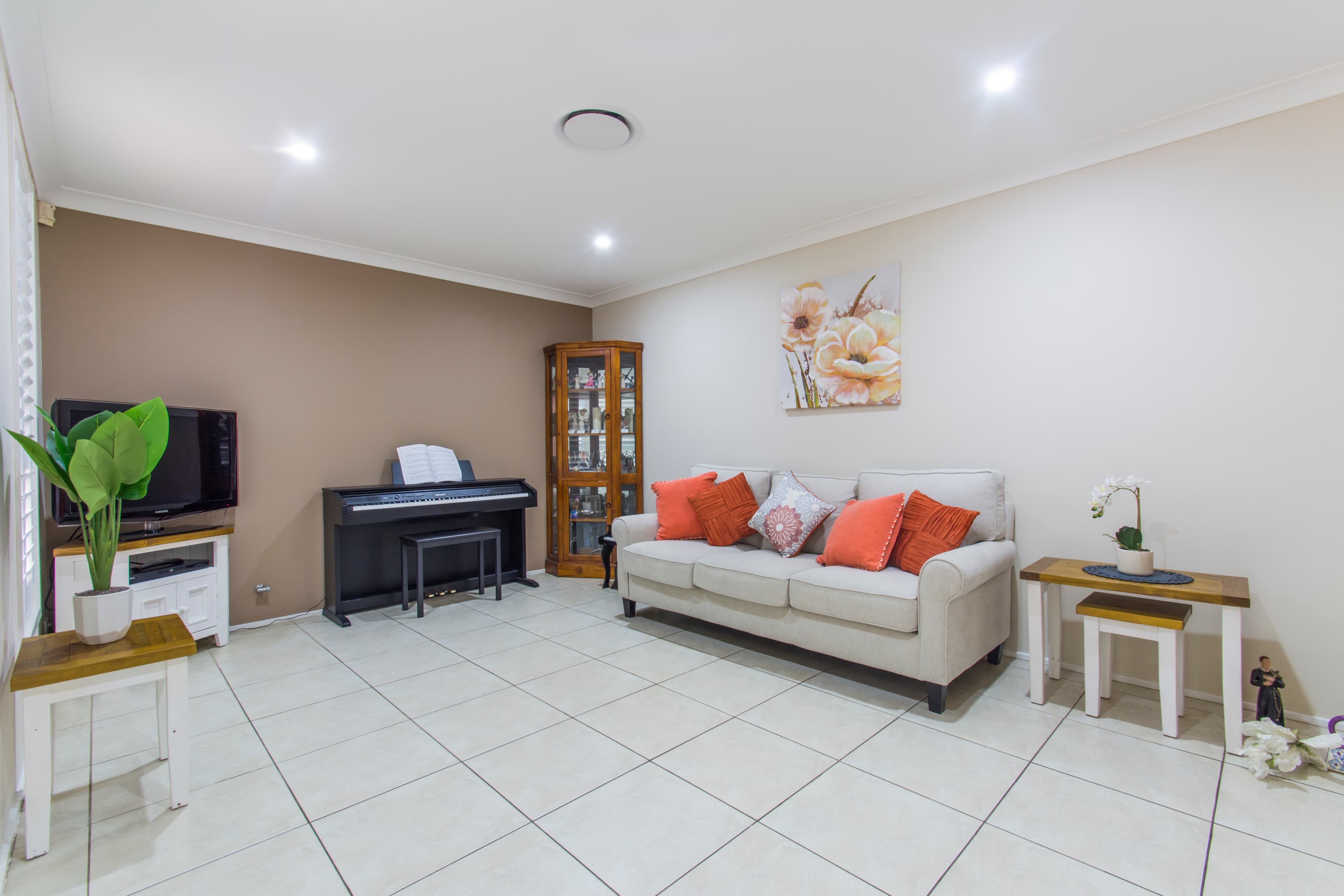 9 Regentville Road, GLENMORE PARK, Glenmore Park - Thumbnail 2