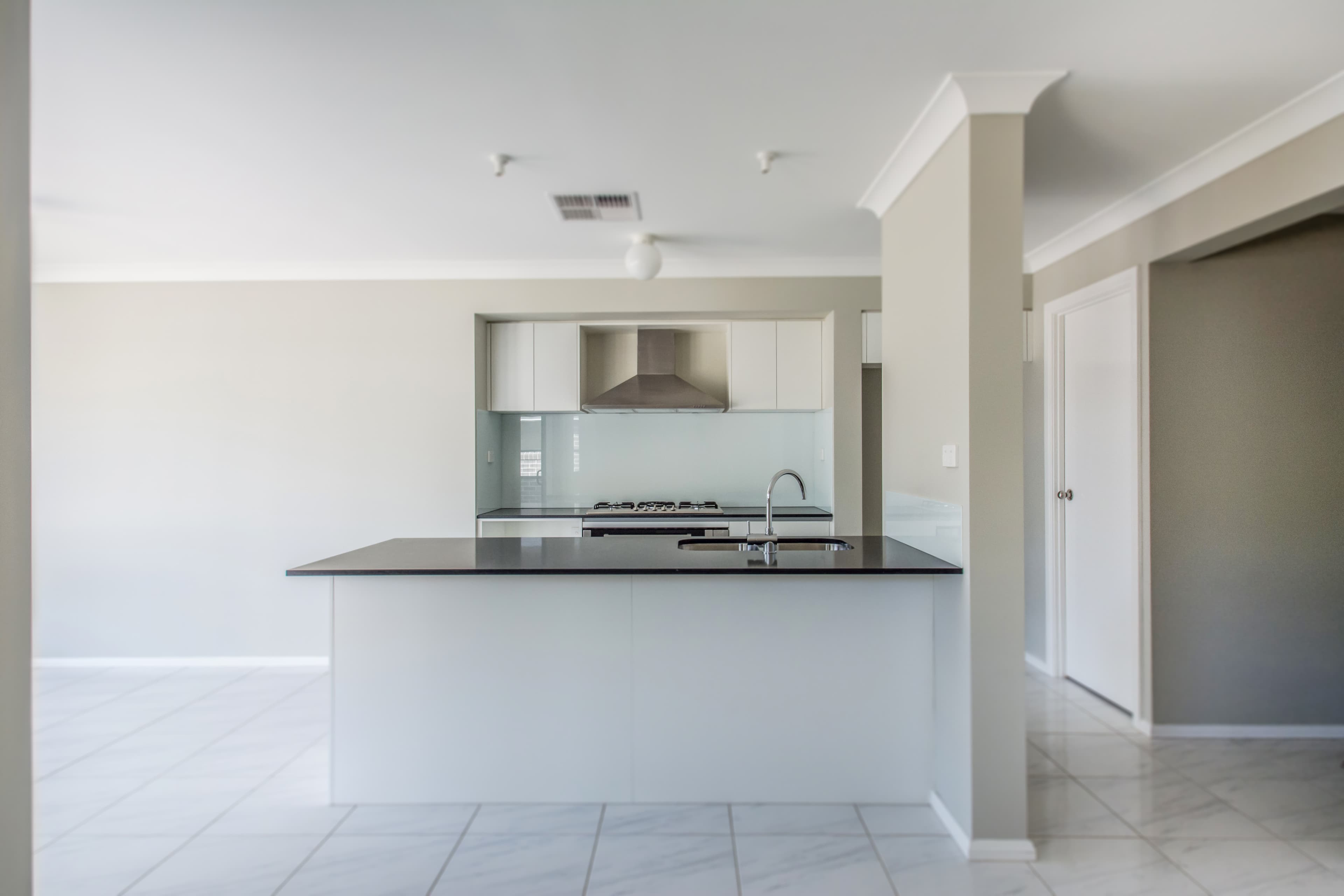 4 Lance Street, JORDAN SPRINGS, Jordan Springs - Thumbnail 3