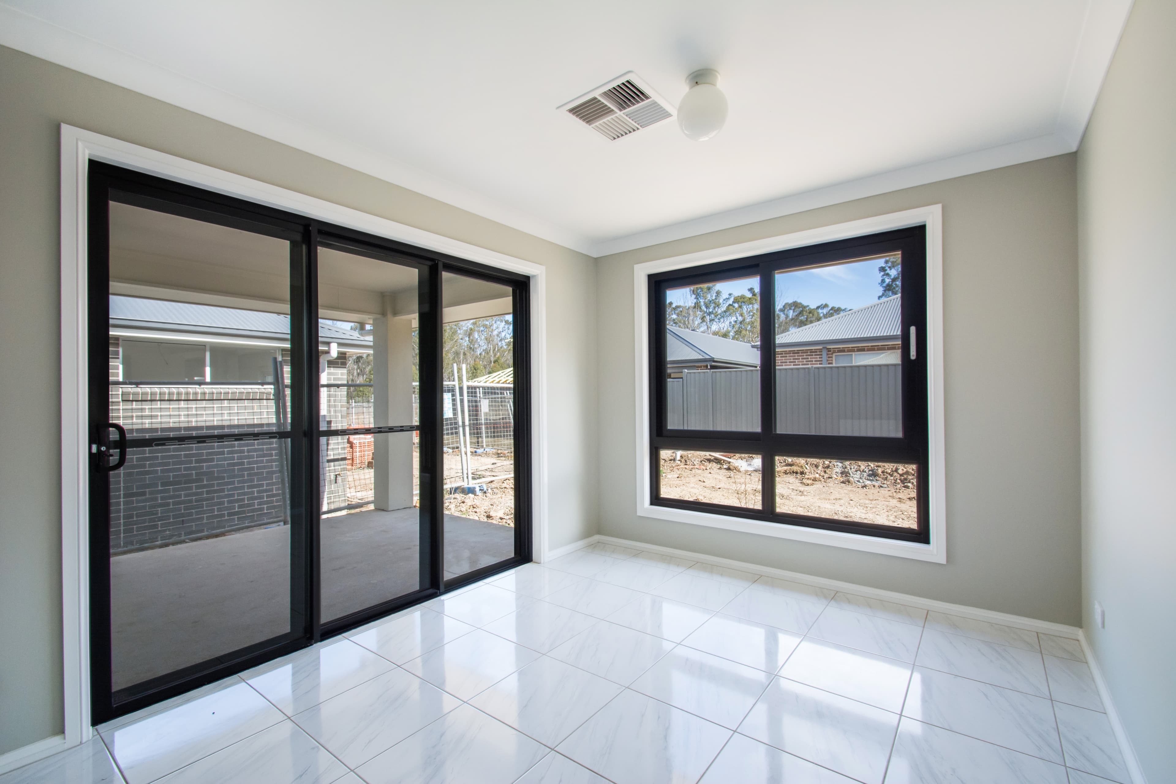 4 Lance Street, JORDAN SPRINGS, Jordan Springs - Thumbnail 4