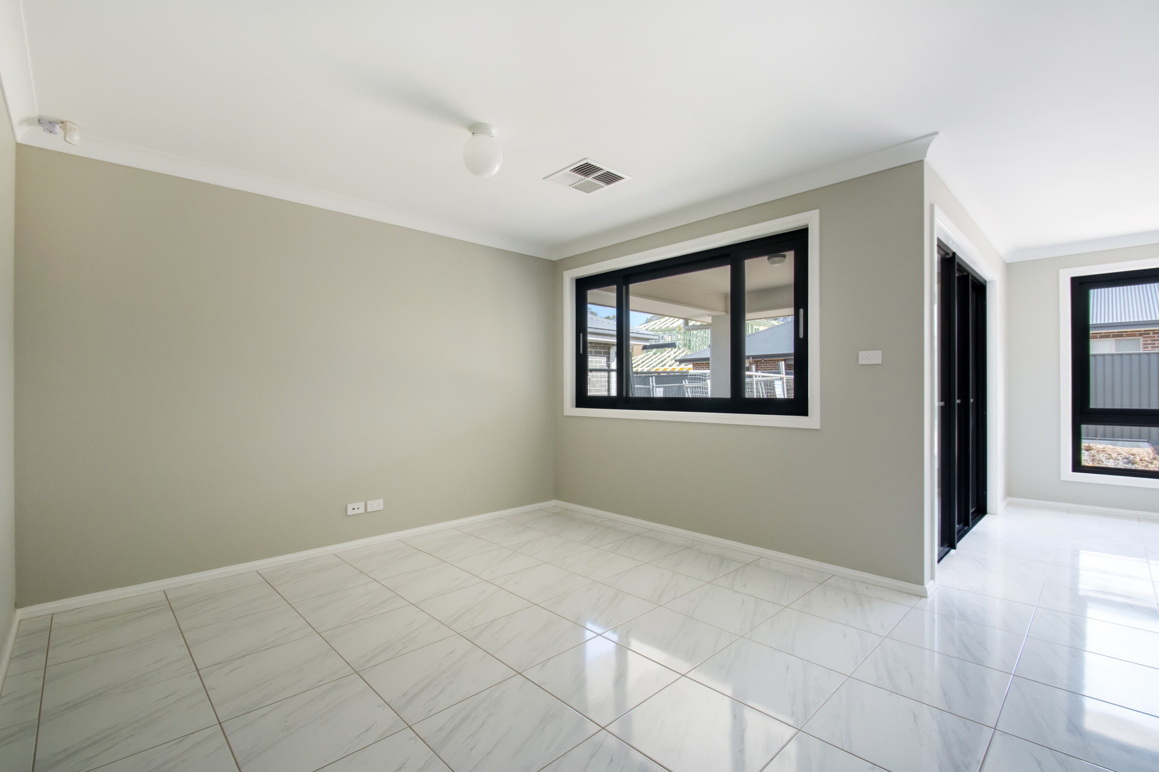 4 Lance Street, JORDAN SPRINGS, Jordan Springs - Thumbnail 5