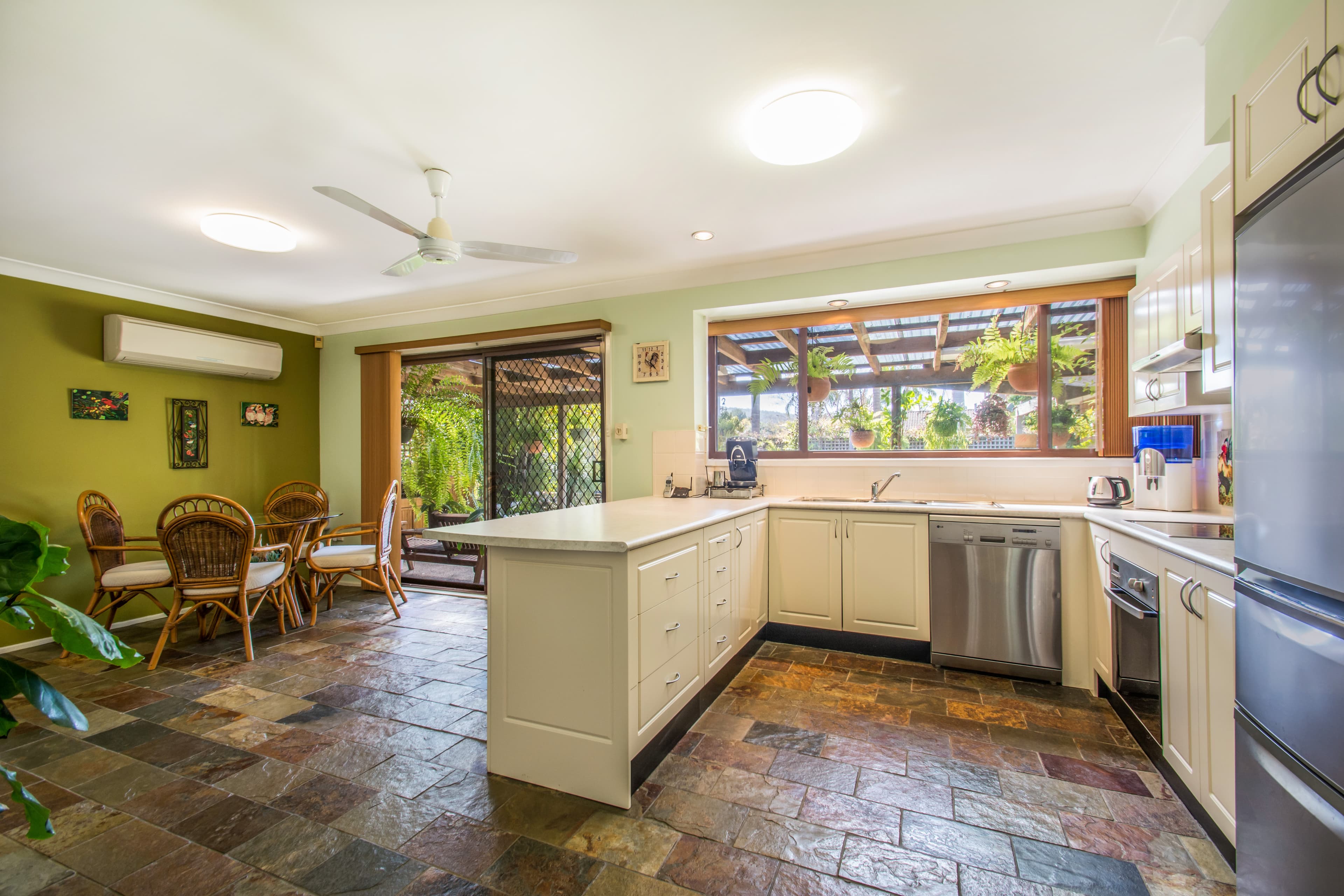 52 Dartmoor Circle, EMU HEIGHTS, Emu Heights - Thumbnail 5