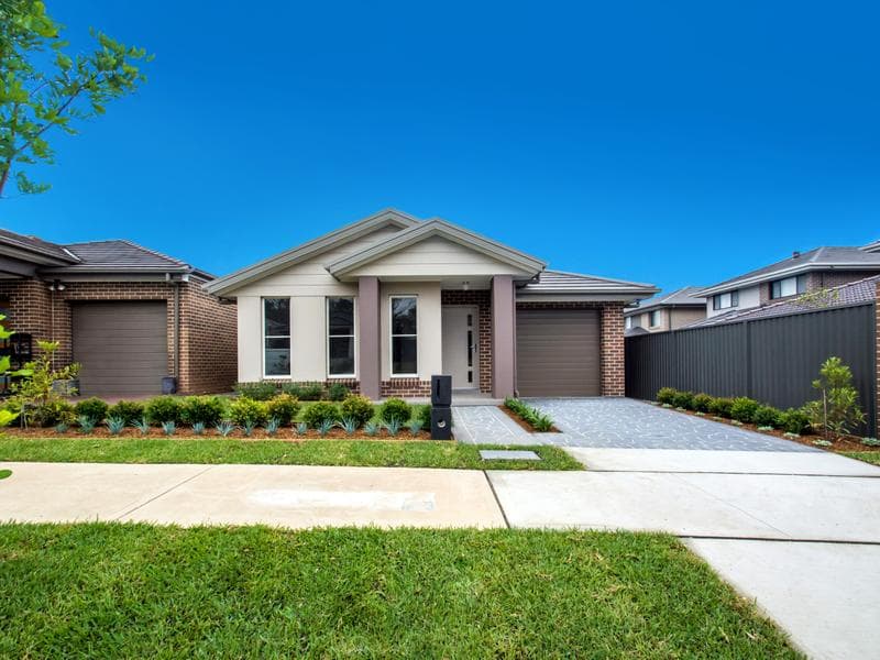 14 Scarlet Street, JORDAN SPRINGS, Jordan Springs - Thumbnail 2