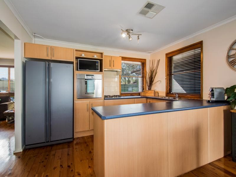 33 Scenic Circle, CRANEBROOK, Cranebrook - Thumbnail 4
