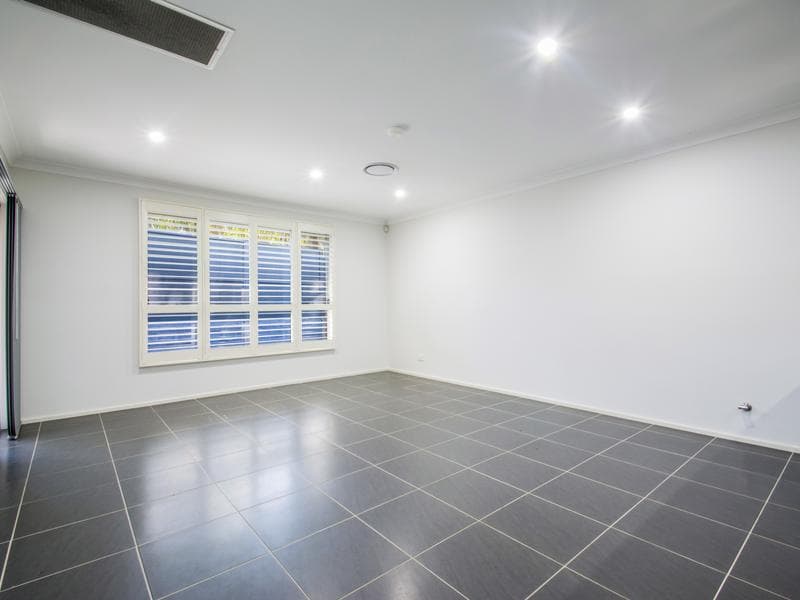 34 Fishburn Street, JORDAN SPRINGS, Jordan Springs - Thumbnail 7