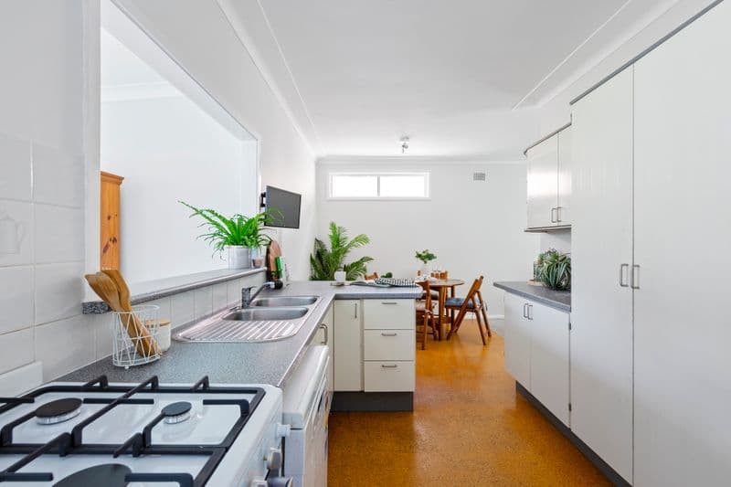51 Campbell Avenue, Cromer - Thumbnail 4
