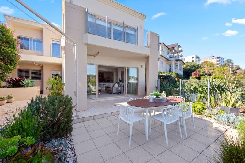2/84 Lauderdale Avenue, Fairlight - Image 1
