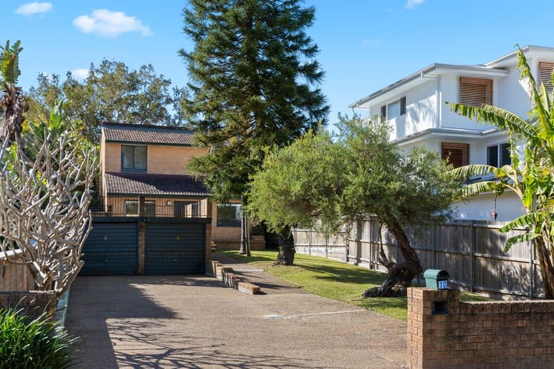 10 Kooloora Avenue, Freshwater - Thumbnail 2