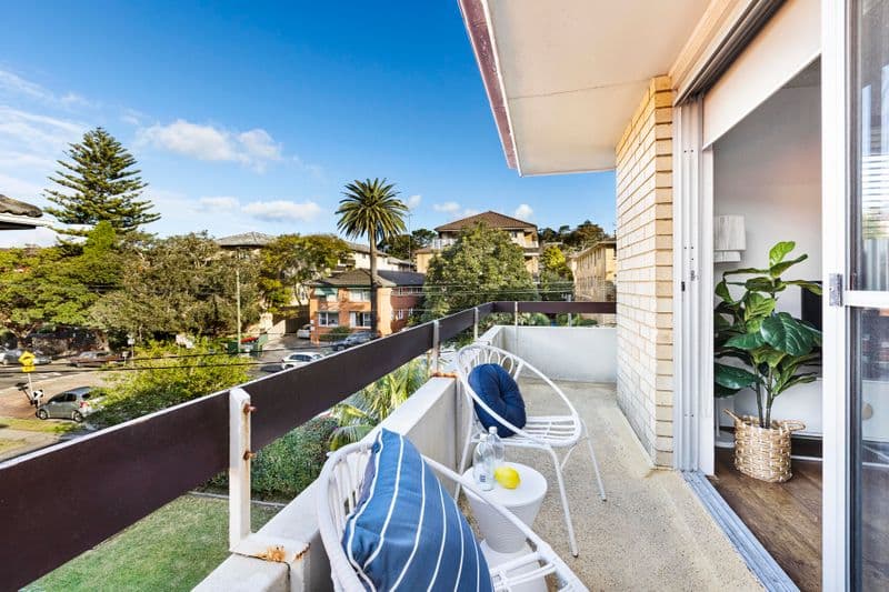 6/100 Pacific Parade, Dee Why - Image 1