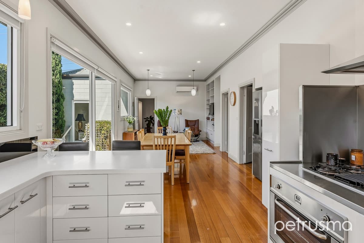2 Greenlands Avenue Sandy Bay TAS 7005, Sandy Bay - Thumbnail 8