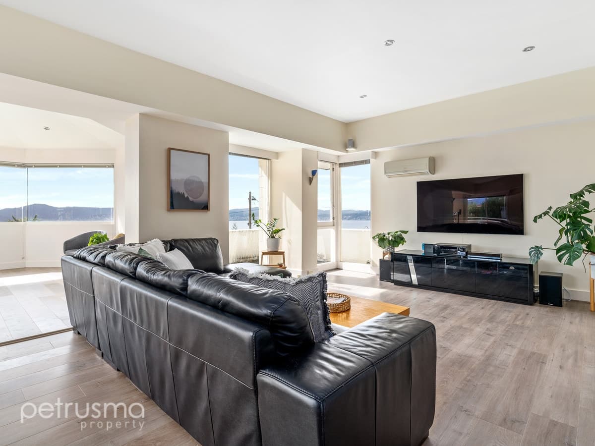 302 Churchill Avenue Sandy Bay TAS 7005, Sandy Bay - Thumbnail 2