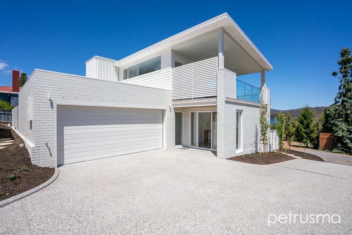 3 / 107 Derwent Avenue Lindisfarne TAS 7015, Lindisfarne - Image 1