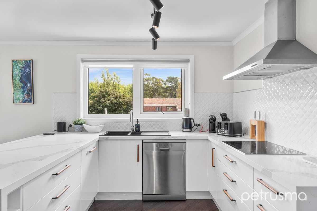 3 / 9 Greenlands Avenue Sandy Bay TAS 7005, Sandy Bay - Thumbnail 3