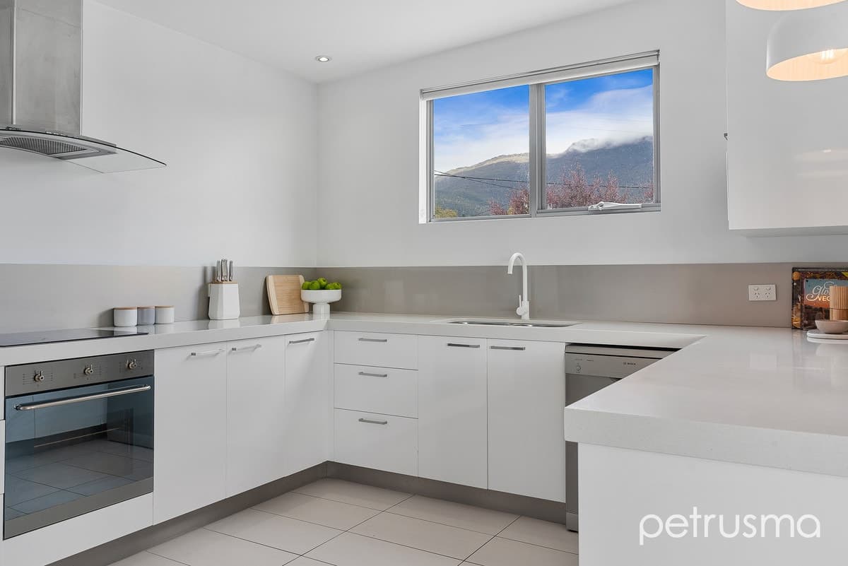 1 / 66 Hillborough Road South Hobart TAS 7004, South Hobart - Thumbnail 4