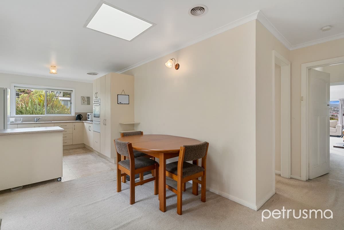 19 Rowitta Road Lindisfarne TAS 7015, Lindisfarne - Thumbnail 5