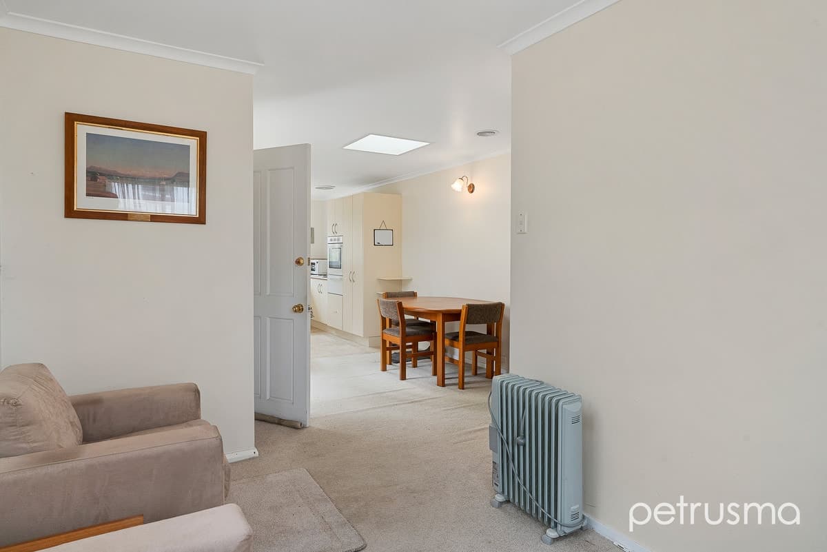 19 Rowitta Road Lindisfarne TAS 7015, Lindisfarne - Thumbnail 6