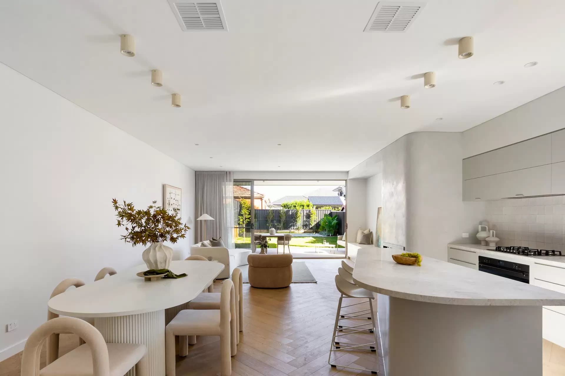 37A Earlwood Avenue, Earlwood - Thumbnail 2