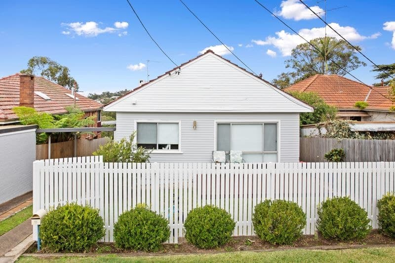 11 Smith AvenueAllambie Heights, Allambie Heights - Image 1