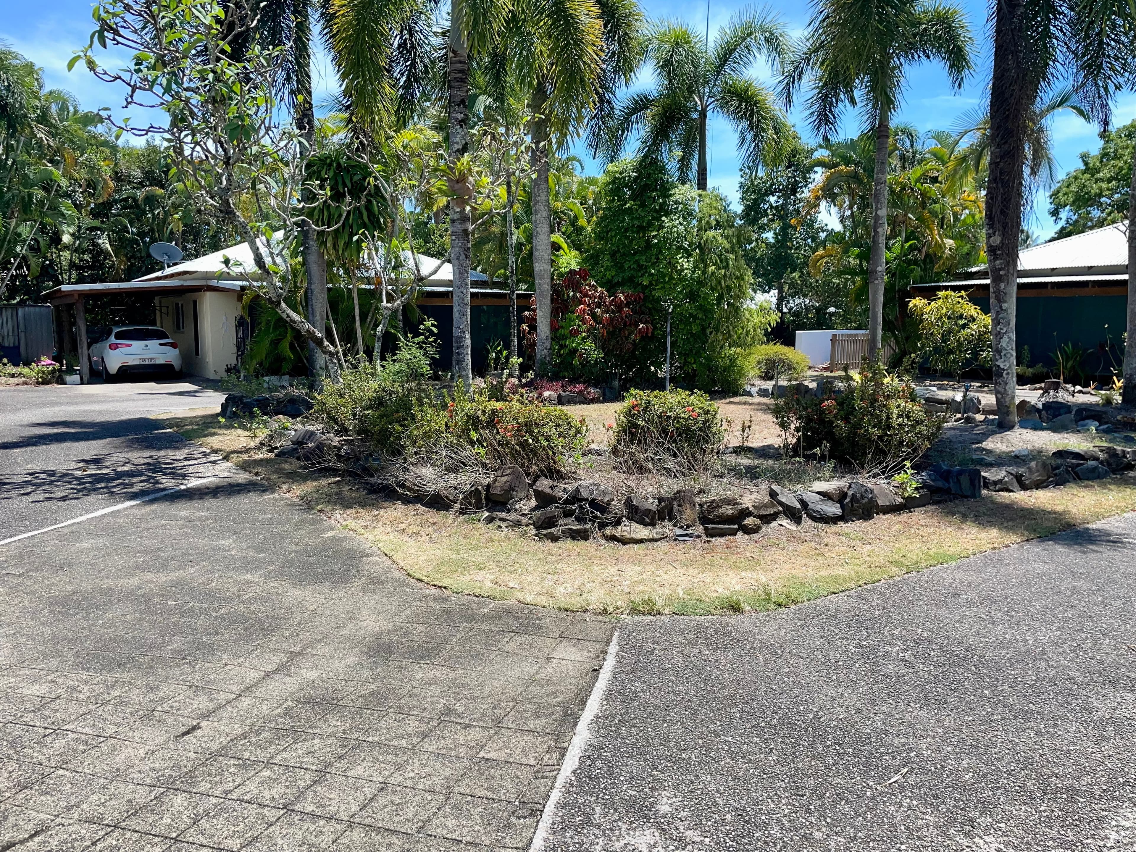 7/10-12 Albatross Close, COOYA BEACH QLD 4873, Cooya Beach - Thumbnail 2