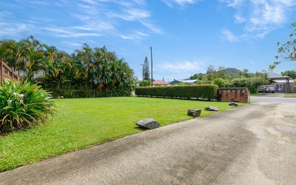 21 Wilson Street, MOSSMAN QLD 4873, Mossman - Thumbnail 2