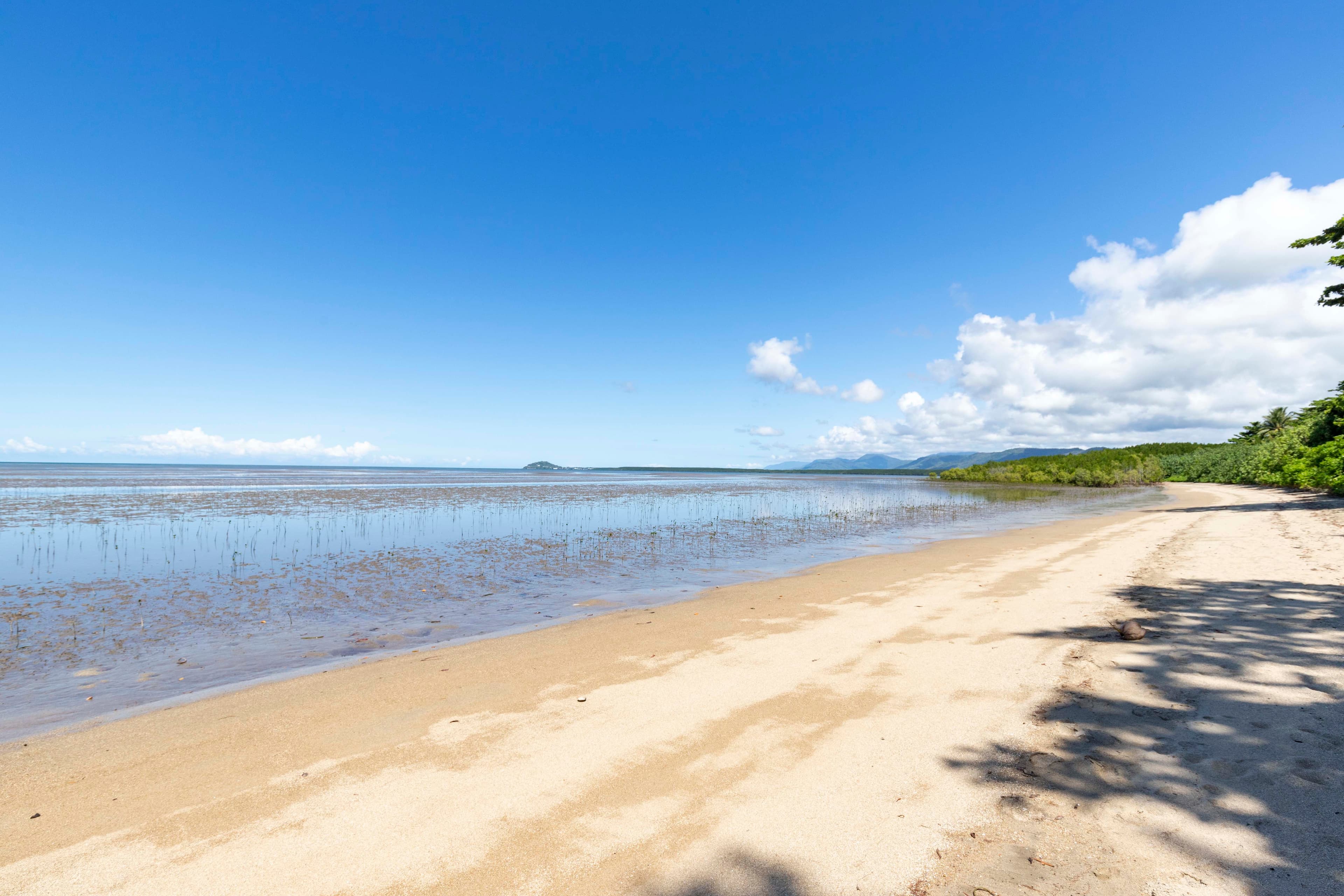 3/10-12 Albatross Close, COOYA BEACH QLD 4873, Cooya Beach - Thumbnail 3