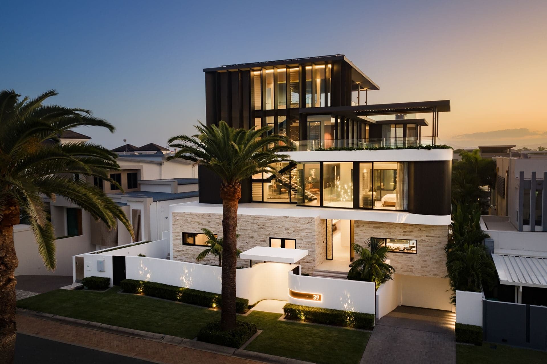 39 Knightsbridge Parade East, Sovereign Islands QLD 4216, Sovereign Islands - Image 1