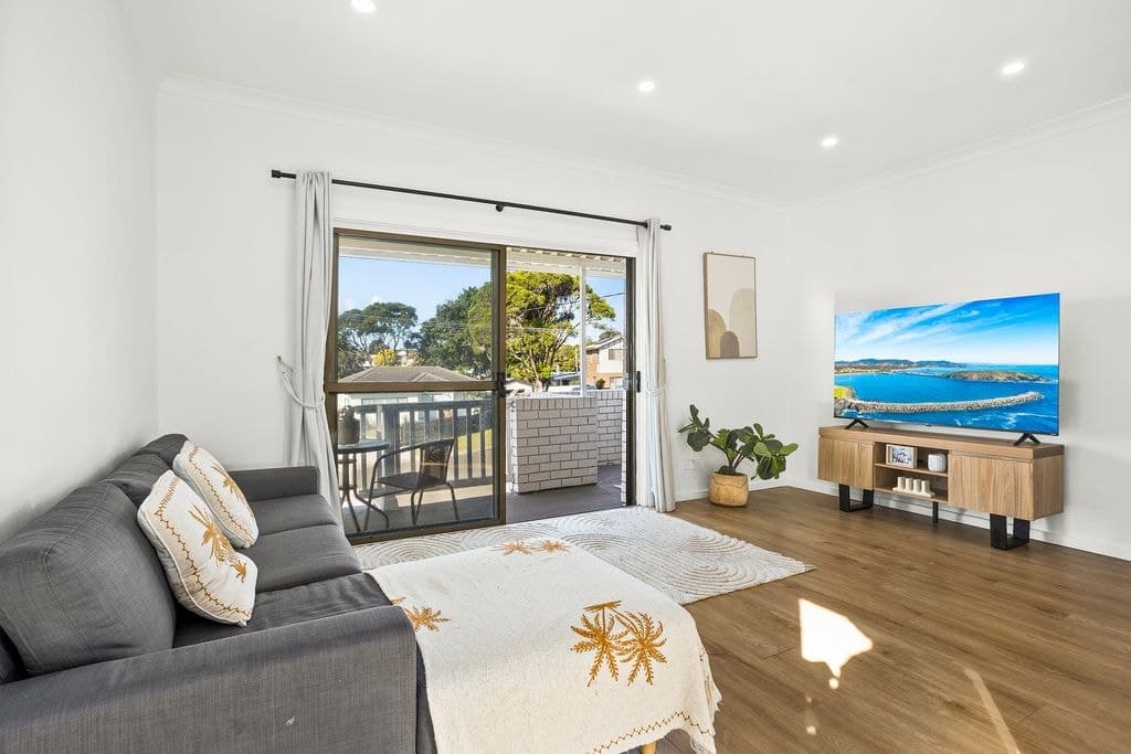6 Baker Place, Mount Warrigal - Thumbnail 2