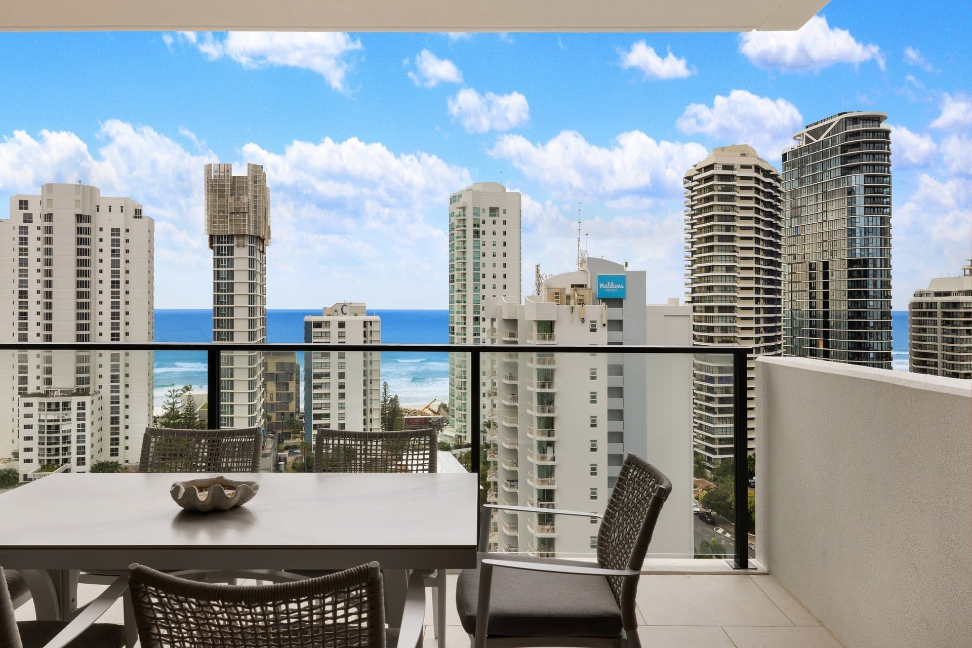 144/25 Woodroffe Avenue, Main Beach - Thumbnail 4