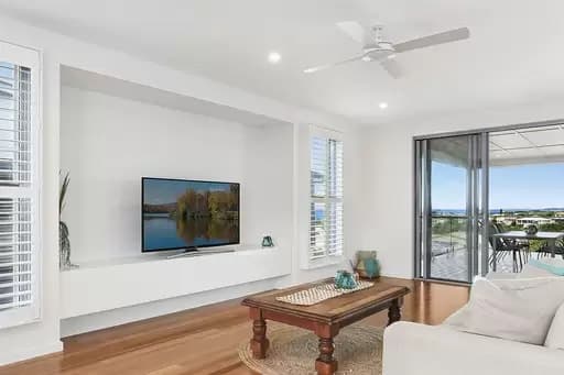 Sunrise Beach, Sunrise Beach - Thumbnail 4