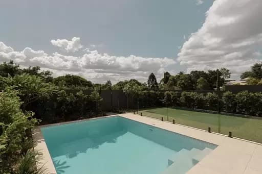 Red Hill, Red Hill - Thumbnail 2