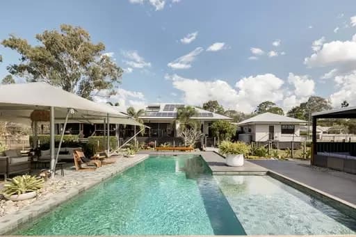 Mitchelton, Mitchelton - Image 1