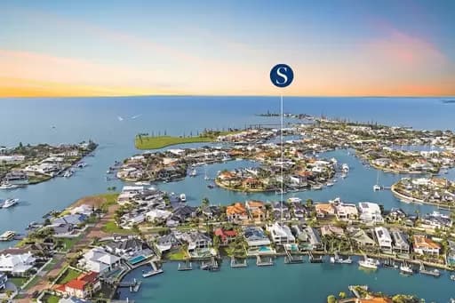 Raby Bay, Raby Bay - Image 1