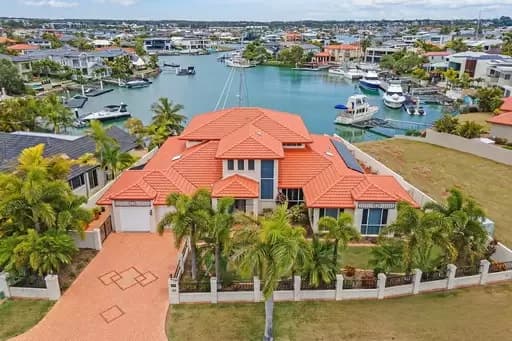 Raby Bay, Cleveland - Image 1