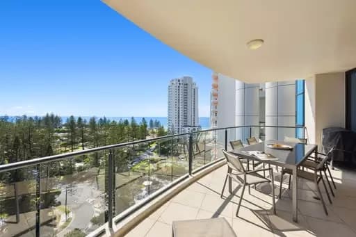 Main Beach, Main Beach - Image 1