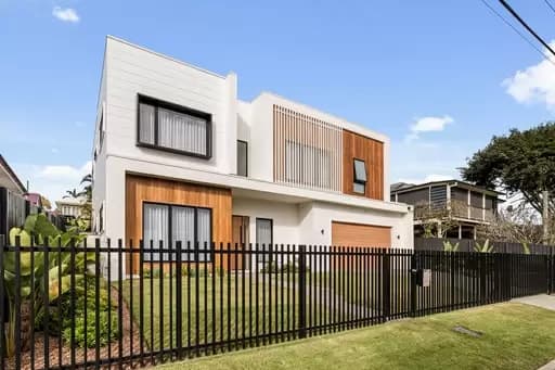 Wavell Heights, Wavell Heights - Image 1