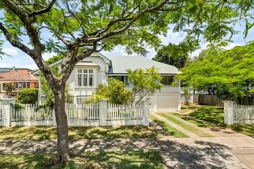 Clayfield, Clayfield - Image 1