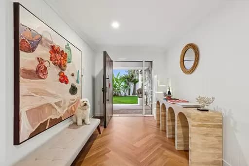 Sorrento, Bundall - Image 1