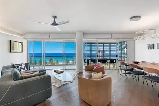 Main Beach, Main Beach - Image 1