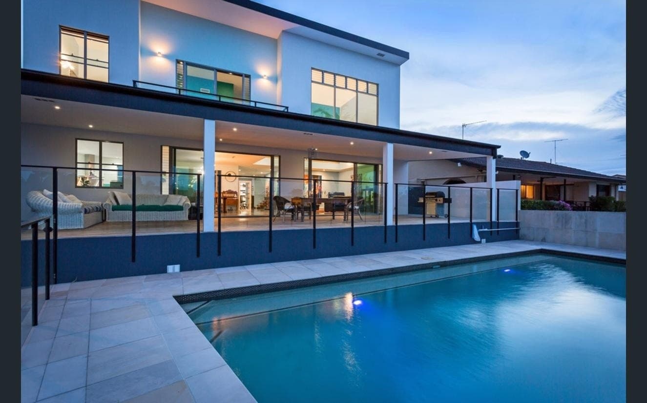 11 Boomerang Crescent, Sorrento, Bundall - Thumbnail 2