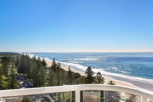 Main Beach, Main Beach - Image 1