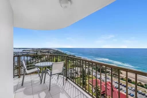 Main Beach, Main Beach - Image 1