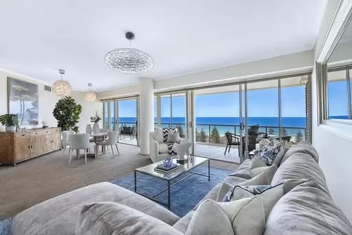 Main Beach, Main Beach - Image 1