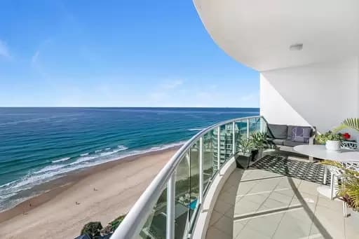 Main Beach, Main Beach - Image 1