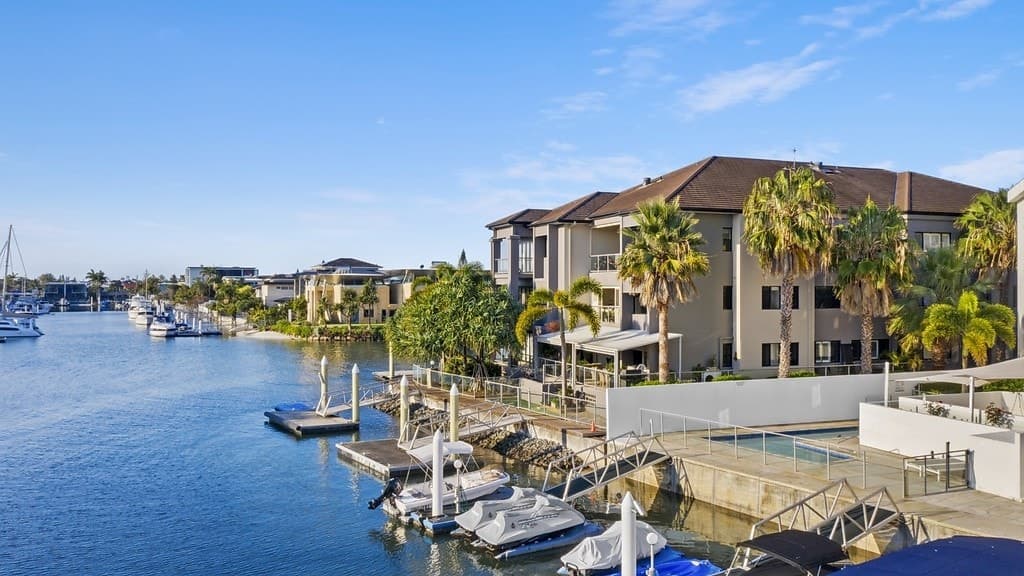 Runaway Bay, Runaway Bay - Image 1
