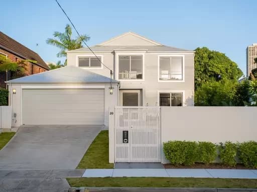 Isle Of Capri, Surfers Paradise - Image 1